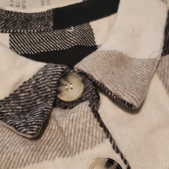 New boutique plaid shacket - Picture 8 of 8
